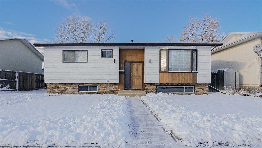 Picture of 53 Collins Crescent SE, Medicine Hat Real Estate Listing