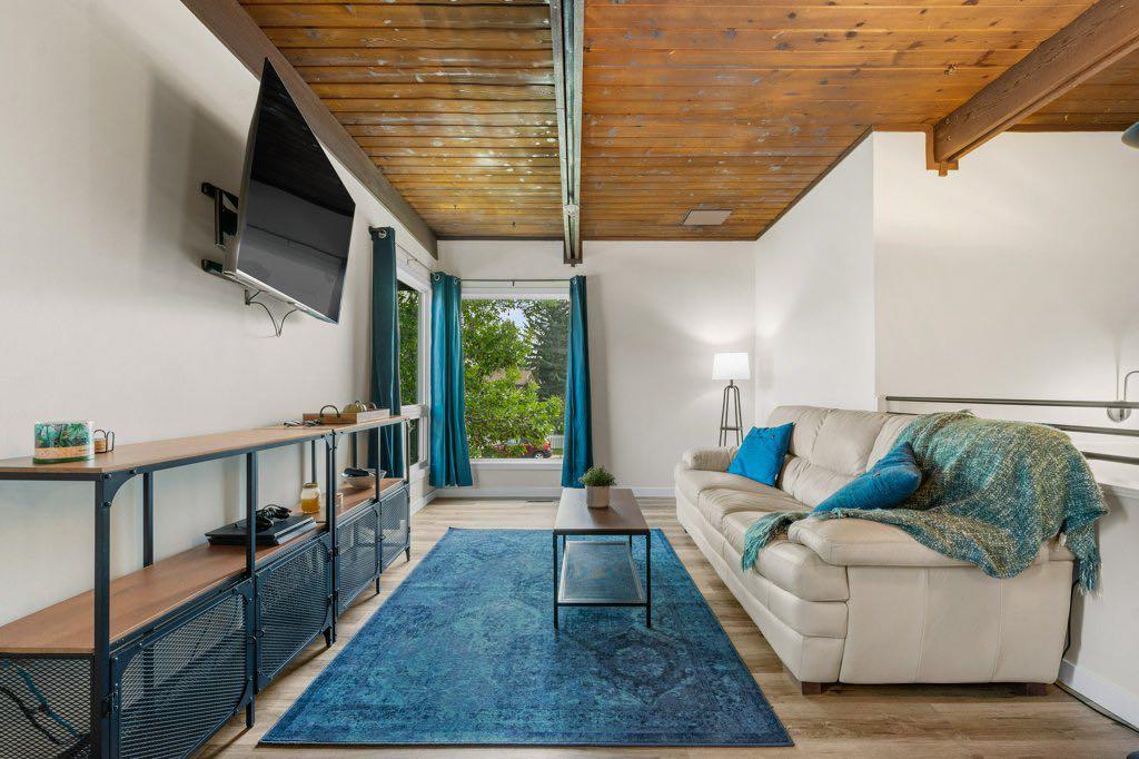 Picture of 615 Sabrina Road SW, Calgary Real Estate Listing