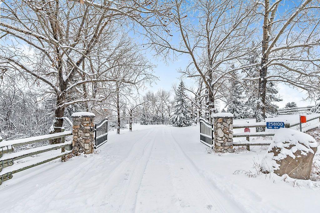 Picture of 258100 16 Street E, De Winton Real Estate Listing