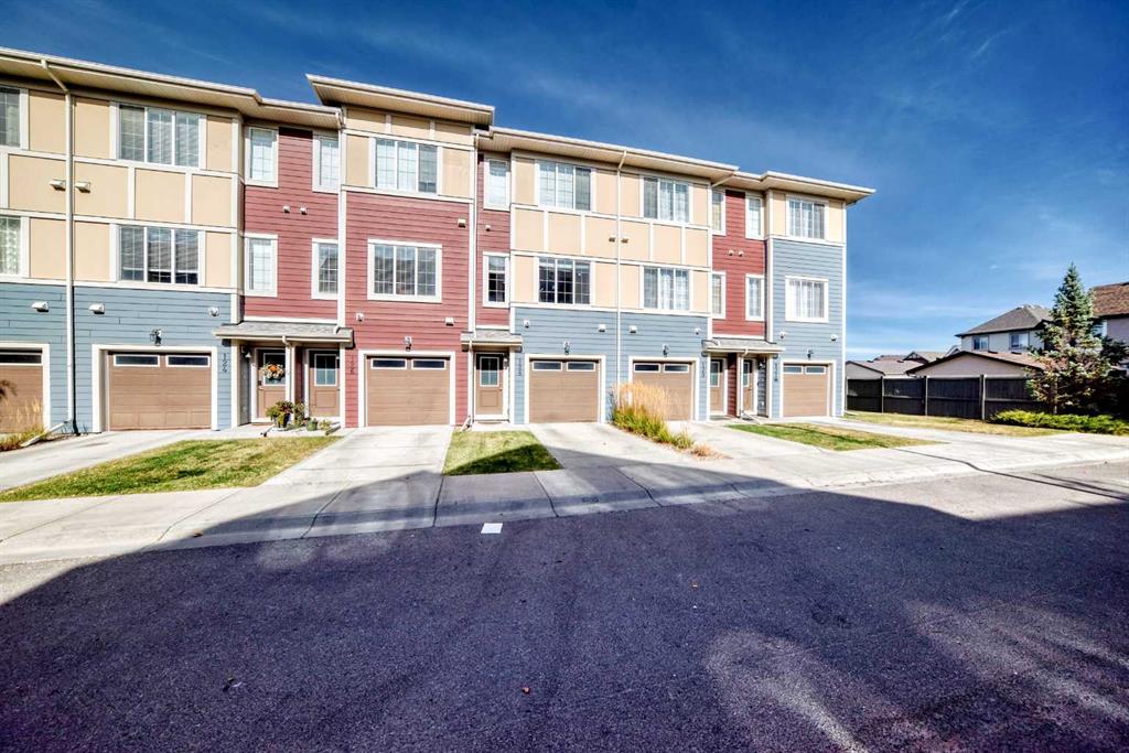 Picture of 128 Marquis Lane SE, Calgary Real Estate Listing