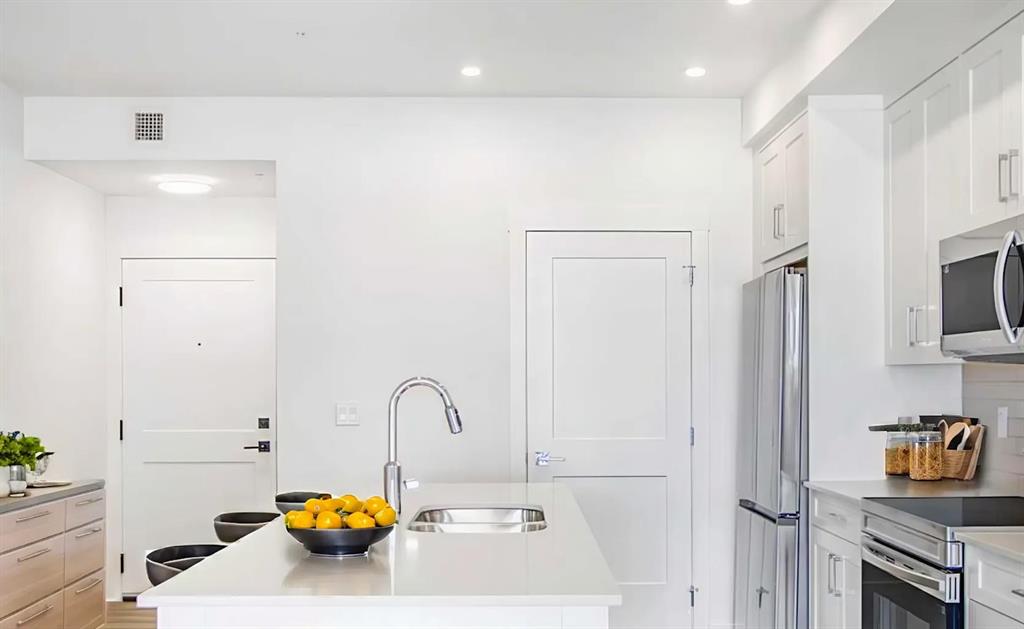 Picture of 8305, 1802 Mahogany Boulevard SE, Calgary Real Estate Listing