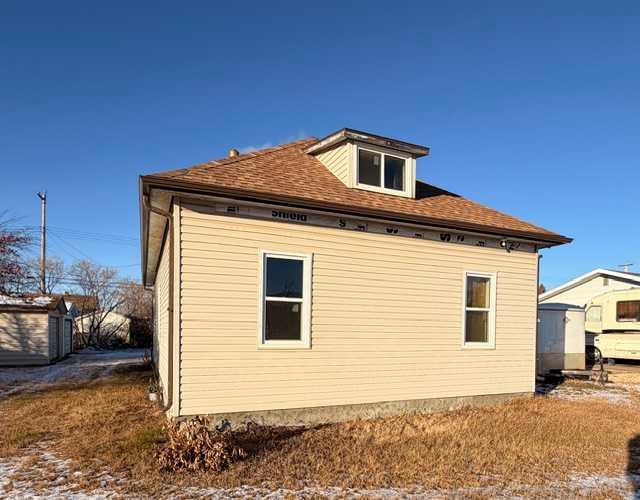 Picture of 4832 49 Street , Hardisty Real Estate Listing