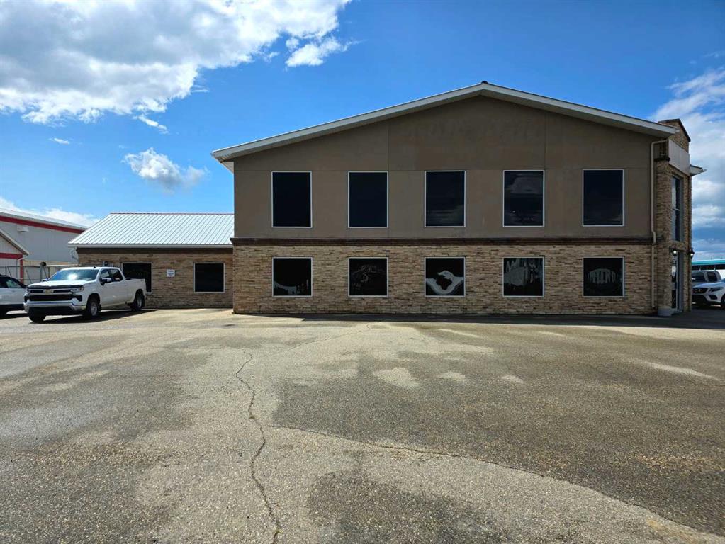 Picture of 5012 Caxton Street , Whitecourt Real Estate Listing