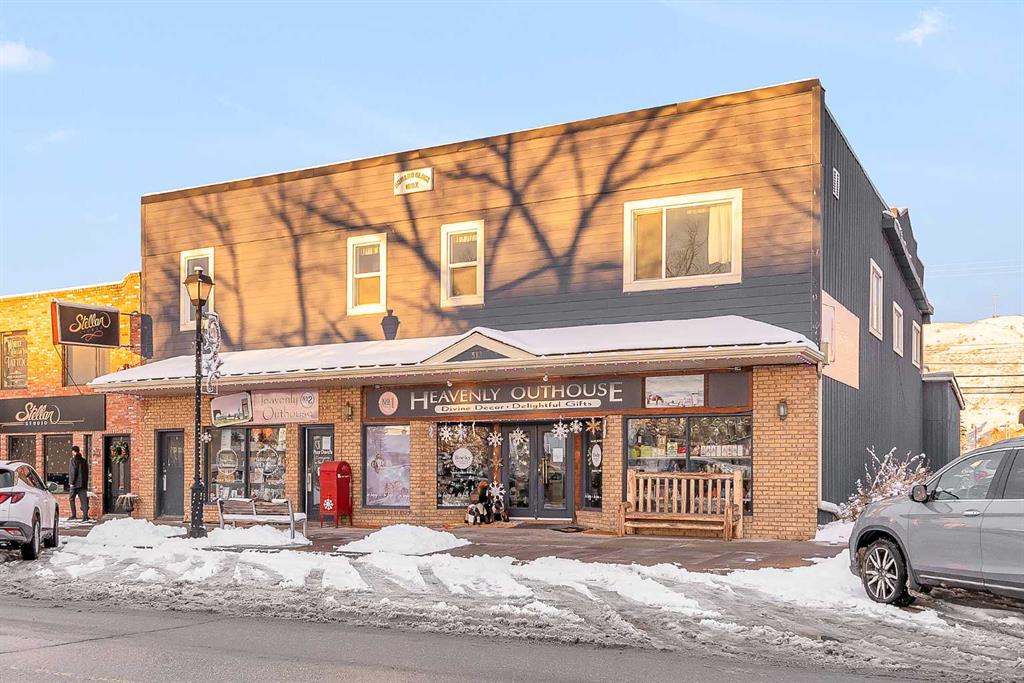 Picture of 312 1 Street W, Cochrane Real Estate Listing