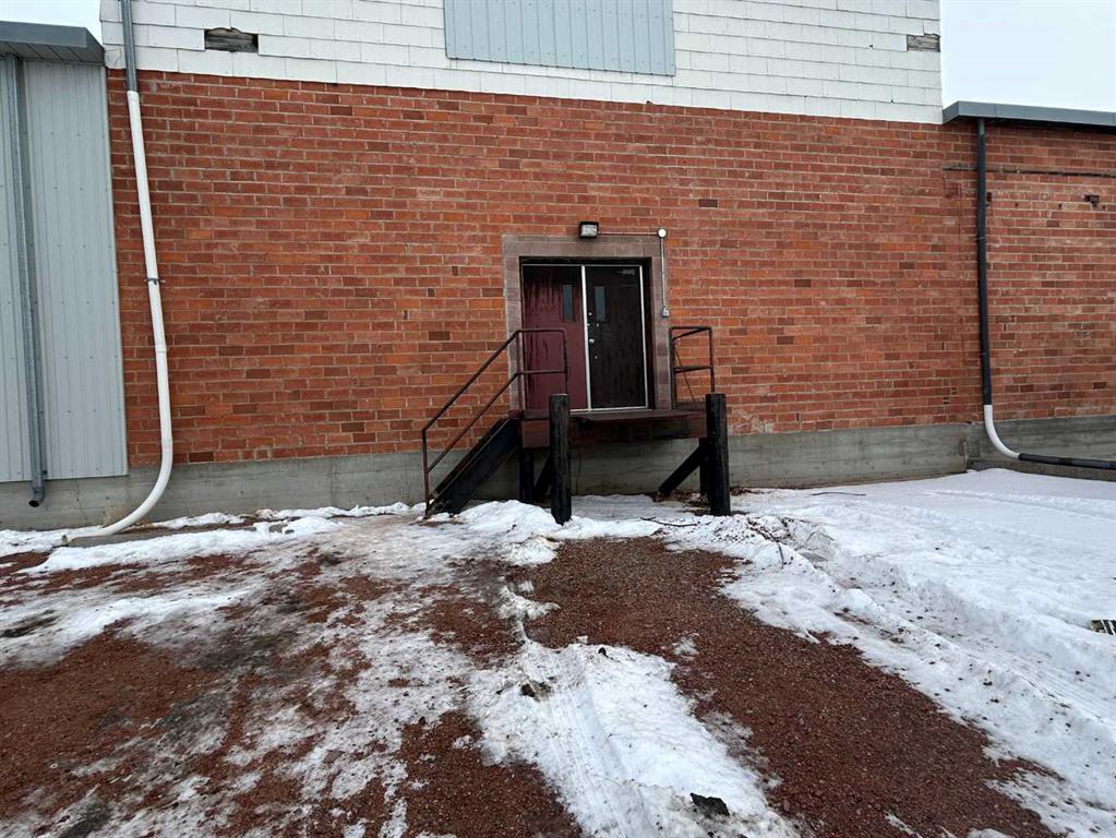 Picture of 3, 2404 2nd Avenue N, Lethbridge Real Estate Listing