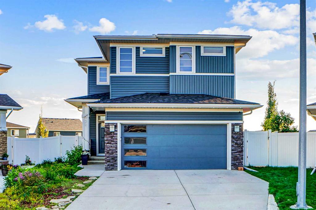 Picture of 32 Redstone Court NE, Calgary Real Estate Listing