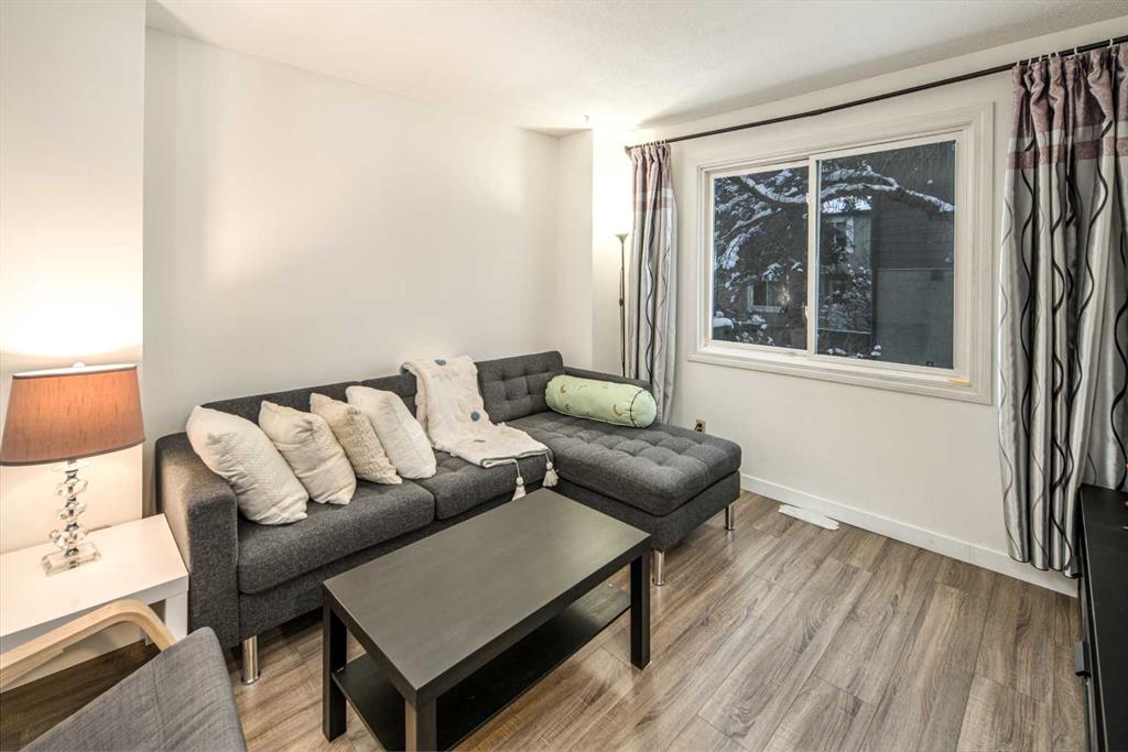 Picture of 33, 4936 Dalton Drive NW, Calgary Real Estate Listing