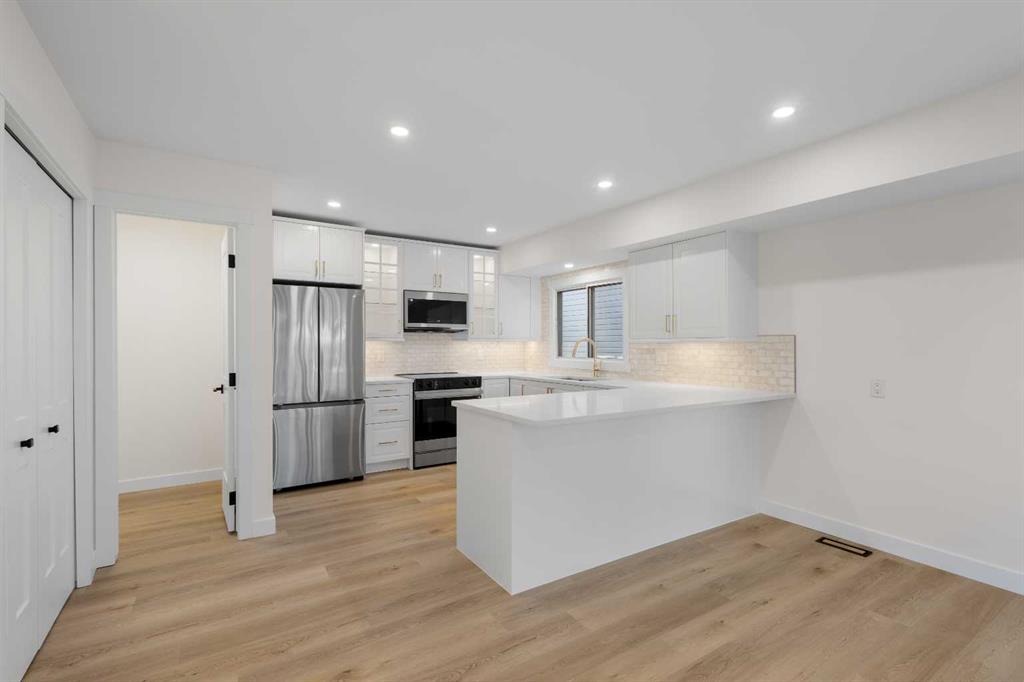 Picture of 4 Cedarwood Rise SW, Calgary Real Estate Listing