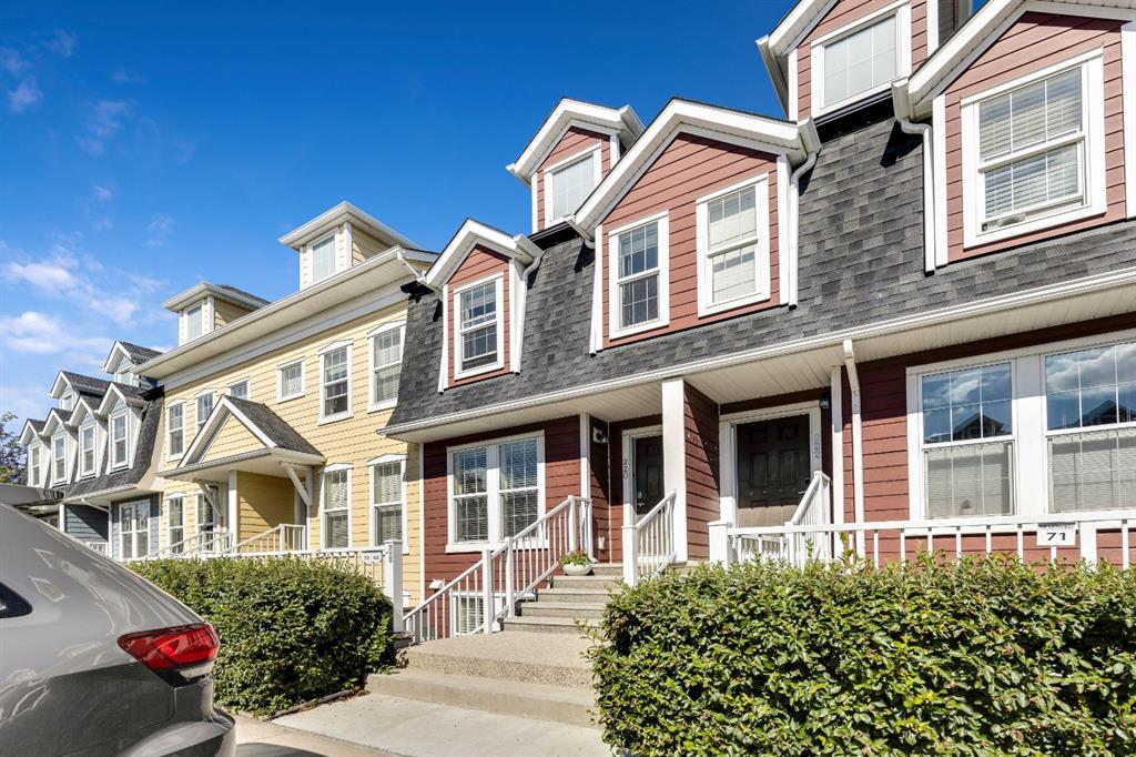 Picture of 220 Mckenzie Towne Close SE, Calgary Real Estate Listing