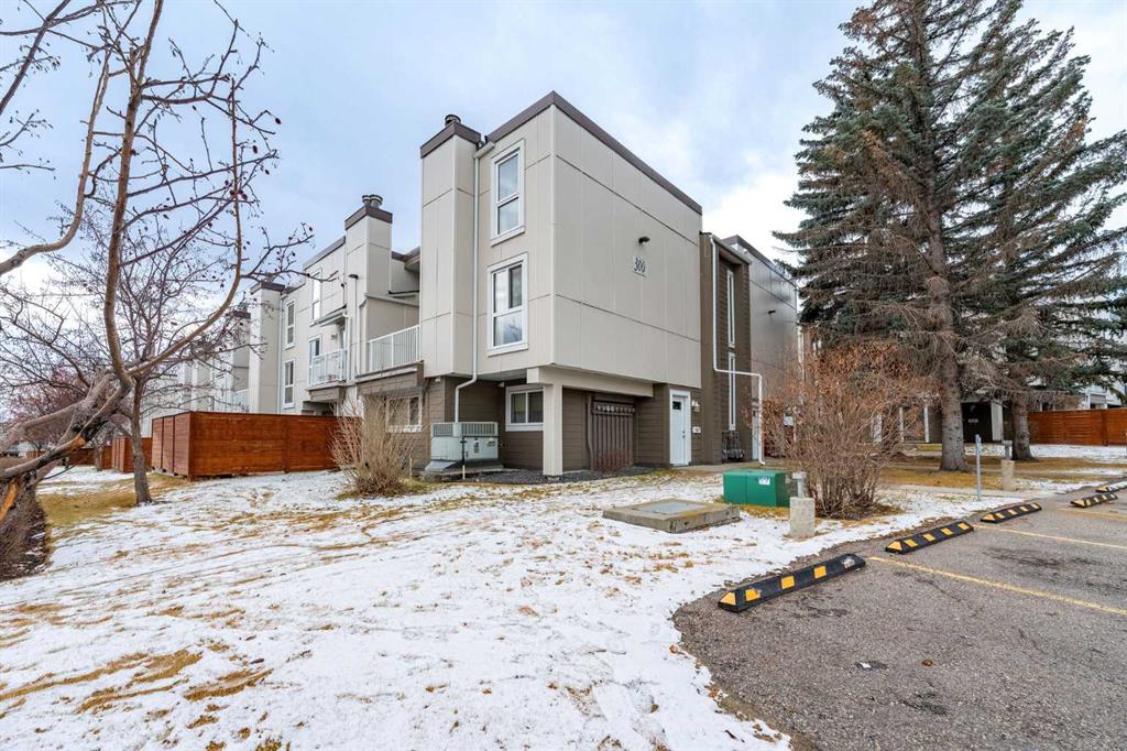 Picture of 301, 13104 Elbow Drive SW, Calgary Real Estate Listing