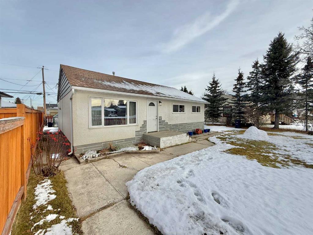 Picture of 104 Laurel Square , Hinton Real Estate Listing