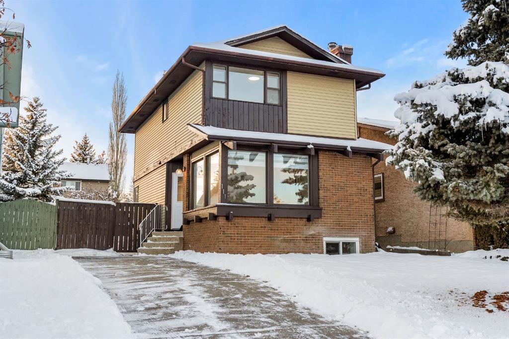 Picture of 111 Macewan Glen Close NW, Calgary Real Estate Listing