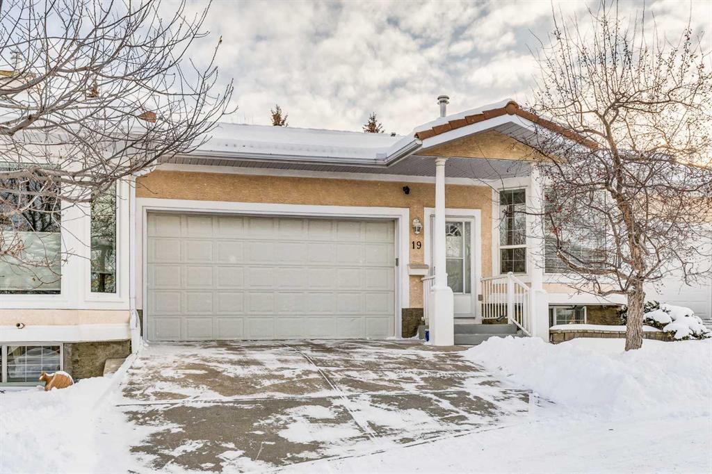 Picture of 19 Signature Villas SW, Calgary Real Estate Listing