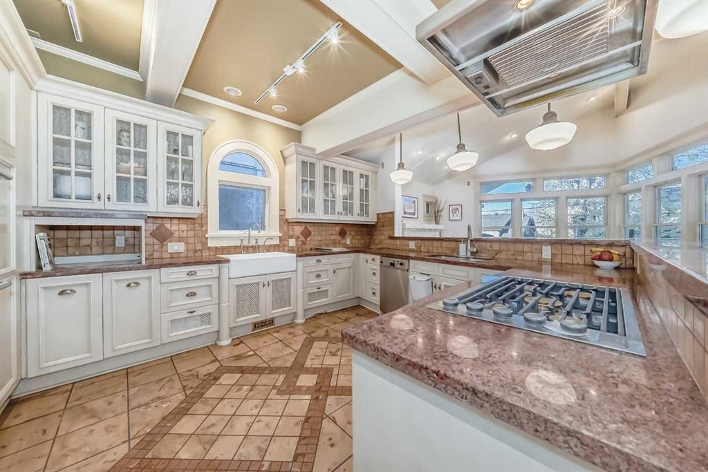 Picture of 342 SUPERIOR Avenue SW, Calgary Real Estate Listing