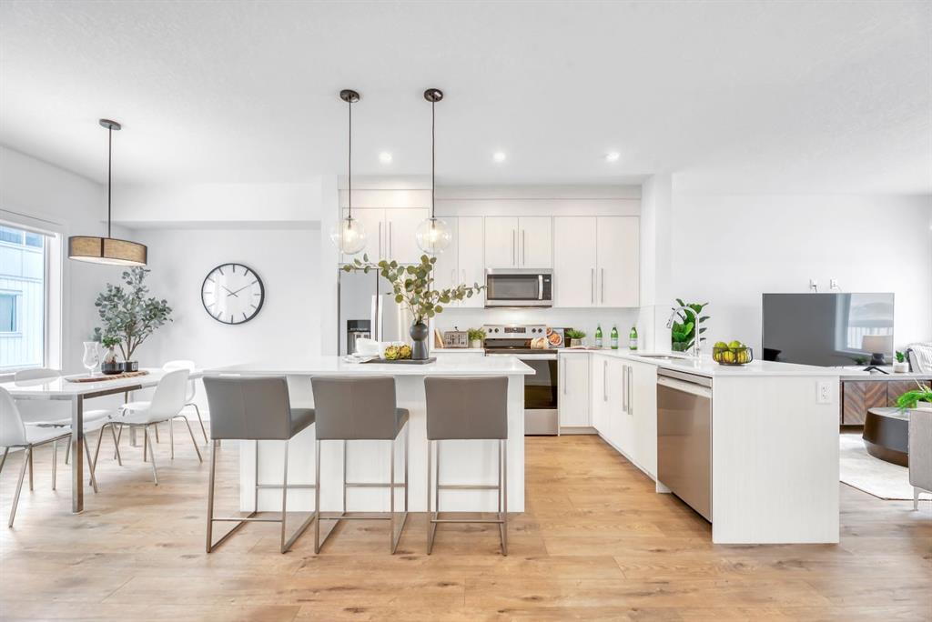 Picture of 220 Creekstone Drive SW, Calgary Real Estate Listing