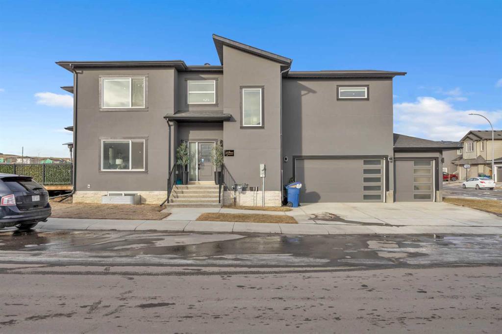 Picture of 97 Baysprings Gardens SW, Airdrie Real Estate Listing