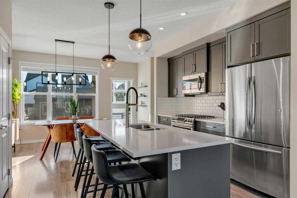 Picture of 84 Masters Heights SE, Calgary Real Estate Listing