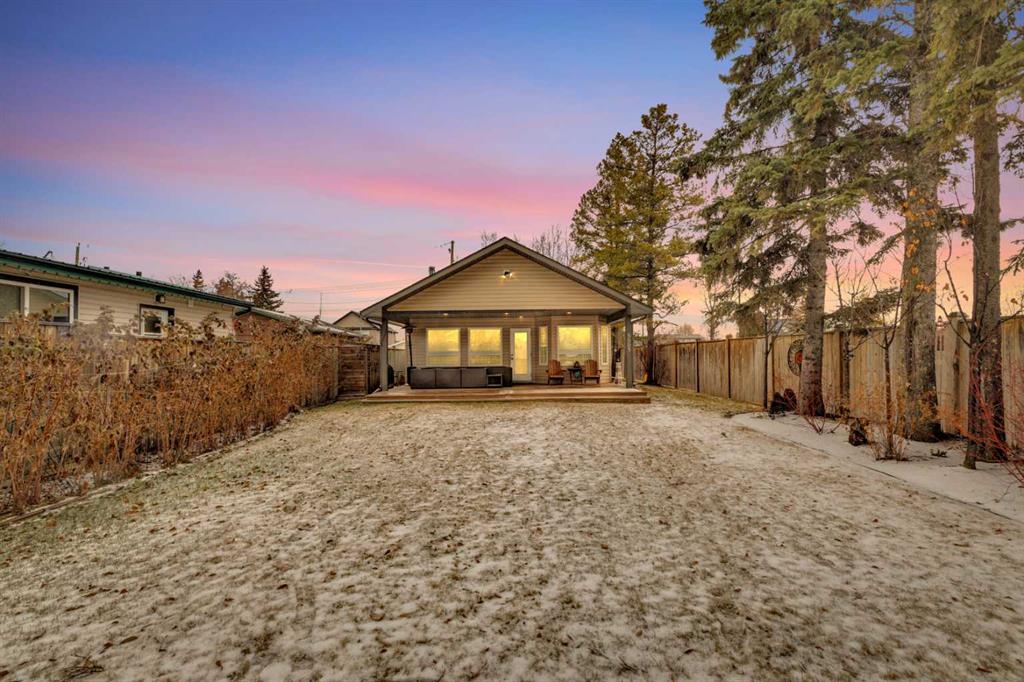 Picture of 5003 36 Street , Sylvan Lake Real Estate Listing