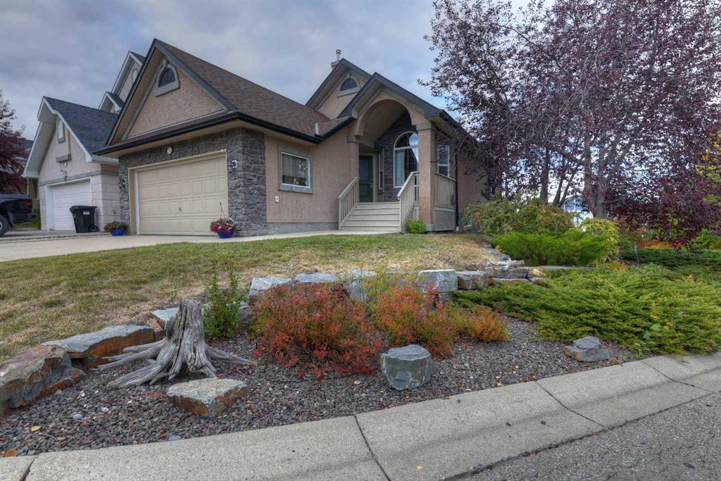 Picture of 73 Cresthaven View SW, Calgary Real Estate Listing