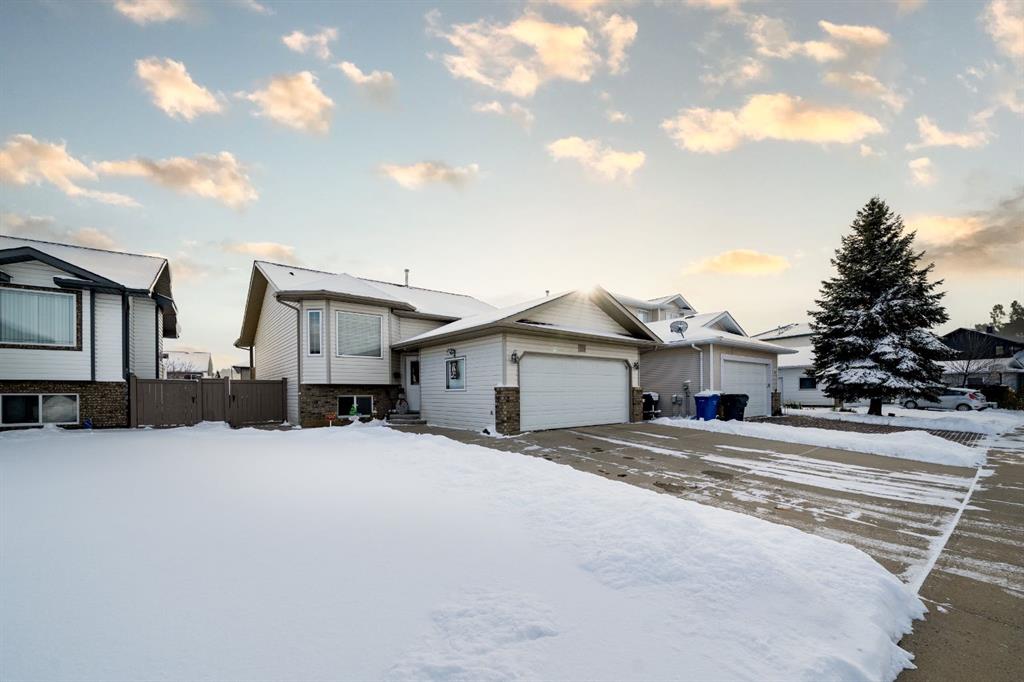 Picture of 593 Stark Way SE, Medicine Hat Real Estate Listing