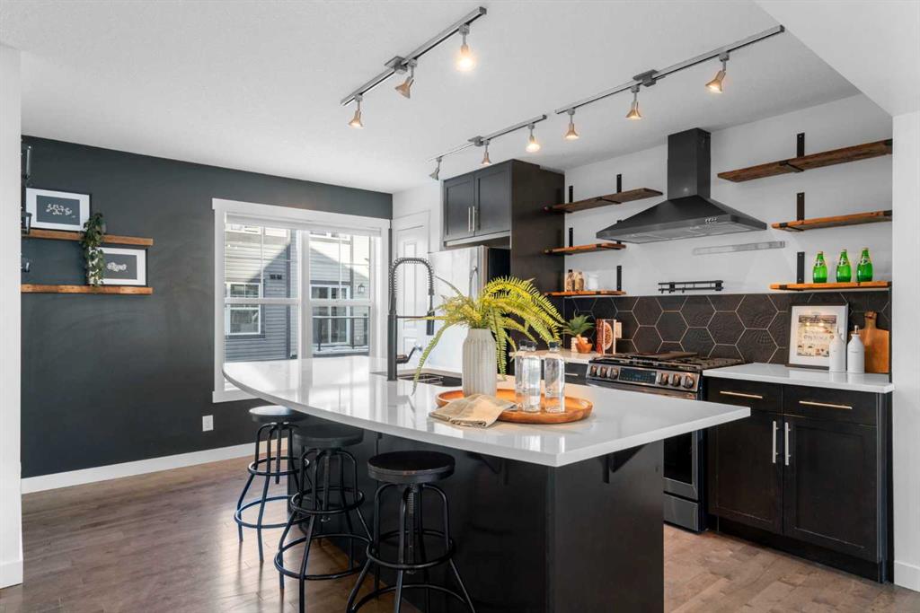 Picture of 580 Mckenzie Towne Drive SE, Calgary Real Estate Listing