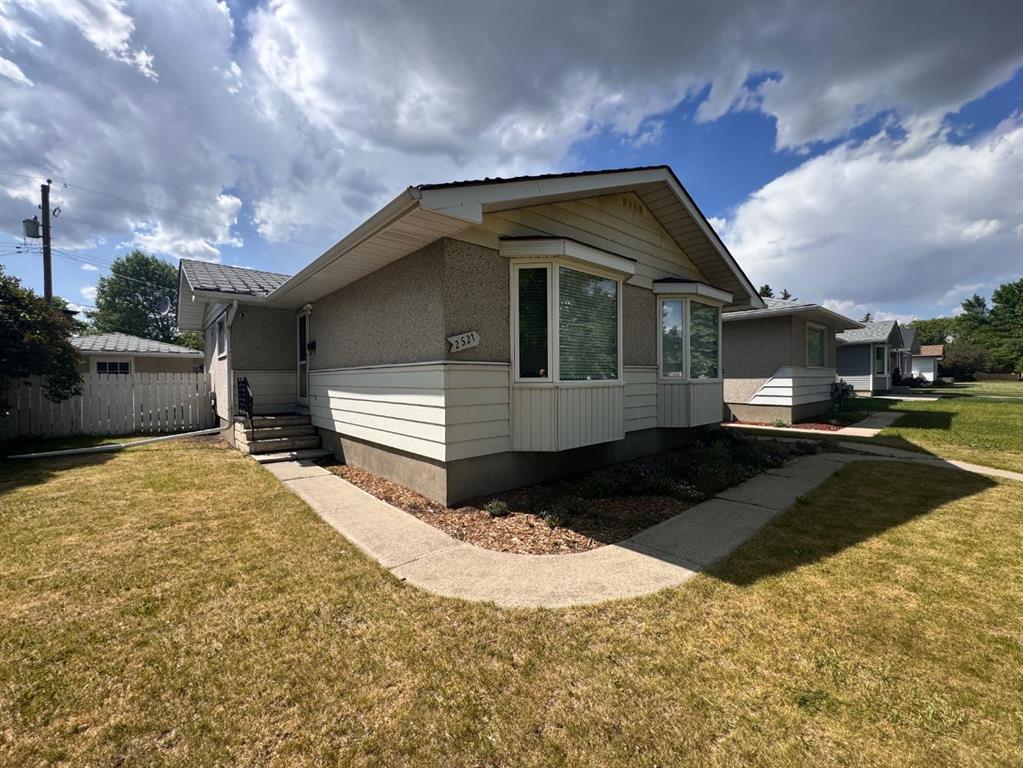 Picture of 2521 35 Street SE, Calgary Real Estate Listing