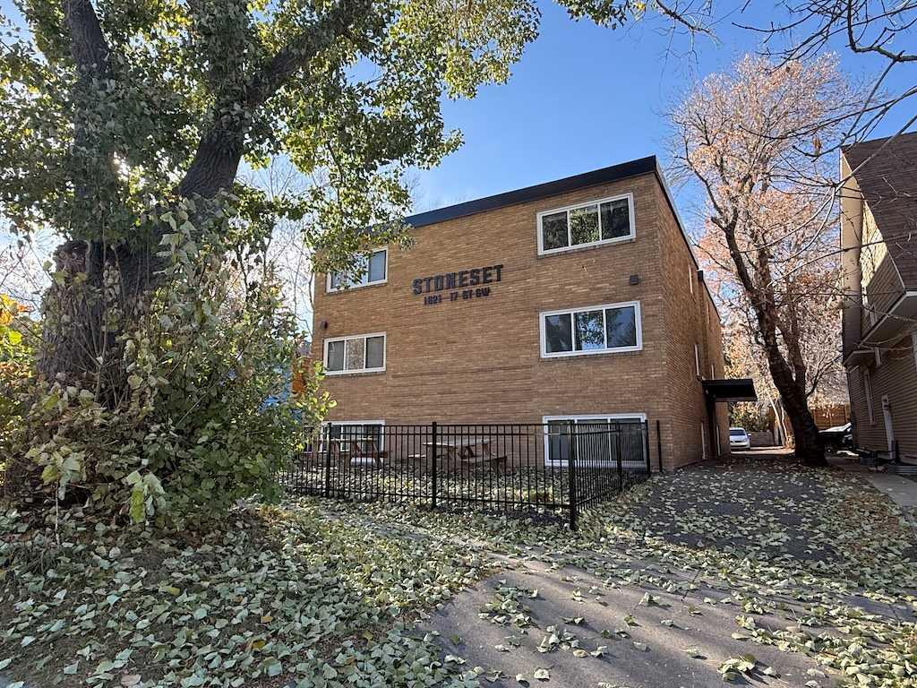 Picture of 1821 17 Street SW, Calgary Real Estate Listing