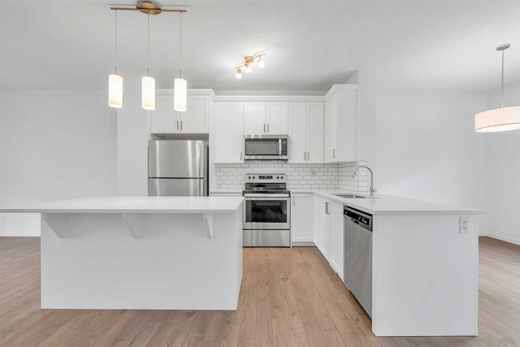 Picture of 131 Legacy Point SE, Calgary Real Estate Listing