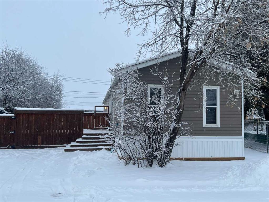 Picture of 17, 404 6 Avenue NW, Slave Lake Real Estate Listing