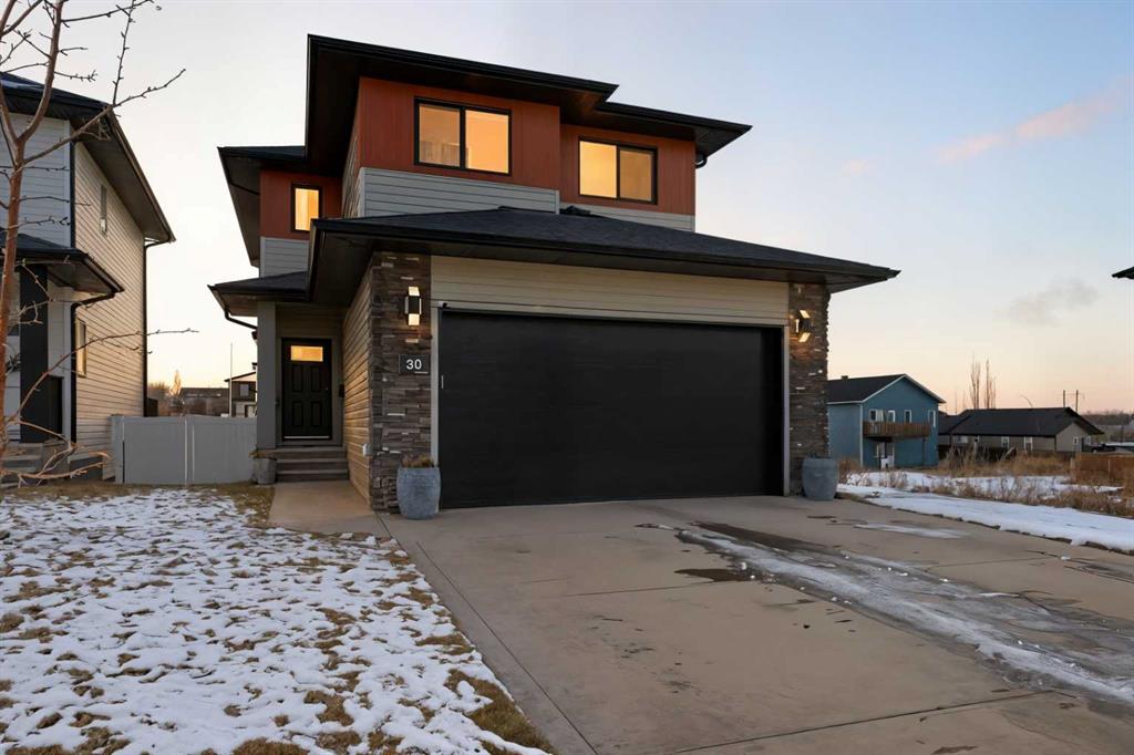 Picture of 30 Palmer Circle , Blackfalds Real Estate Listing