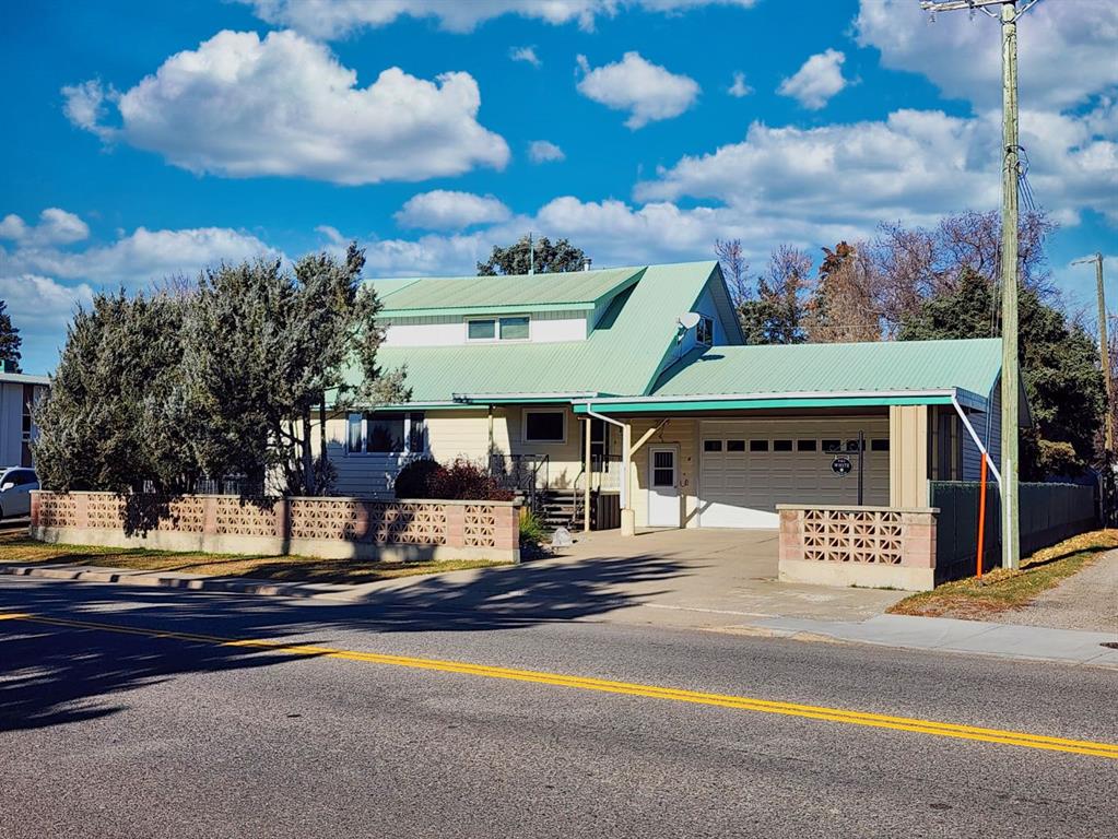 Picture of 112 43 Avenue W, Claresholm Real Estate Listing