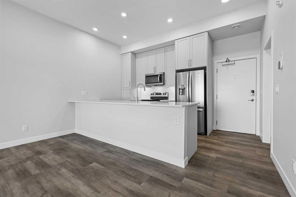 Picture of 406, 255 Les Jardins Park SE, Calgary Real Estate Listing