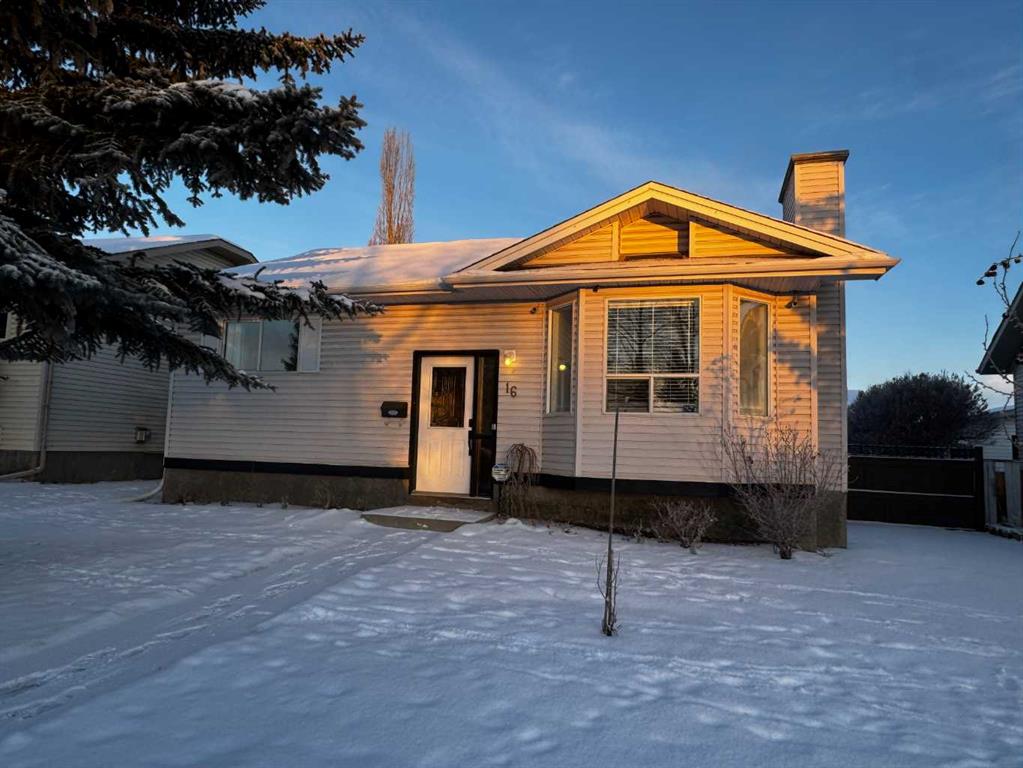 Picture of 16 West Mcmanus Road , Cochrane Real Estate Listing
