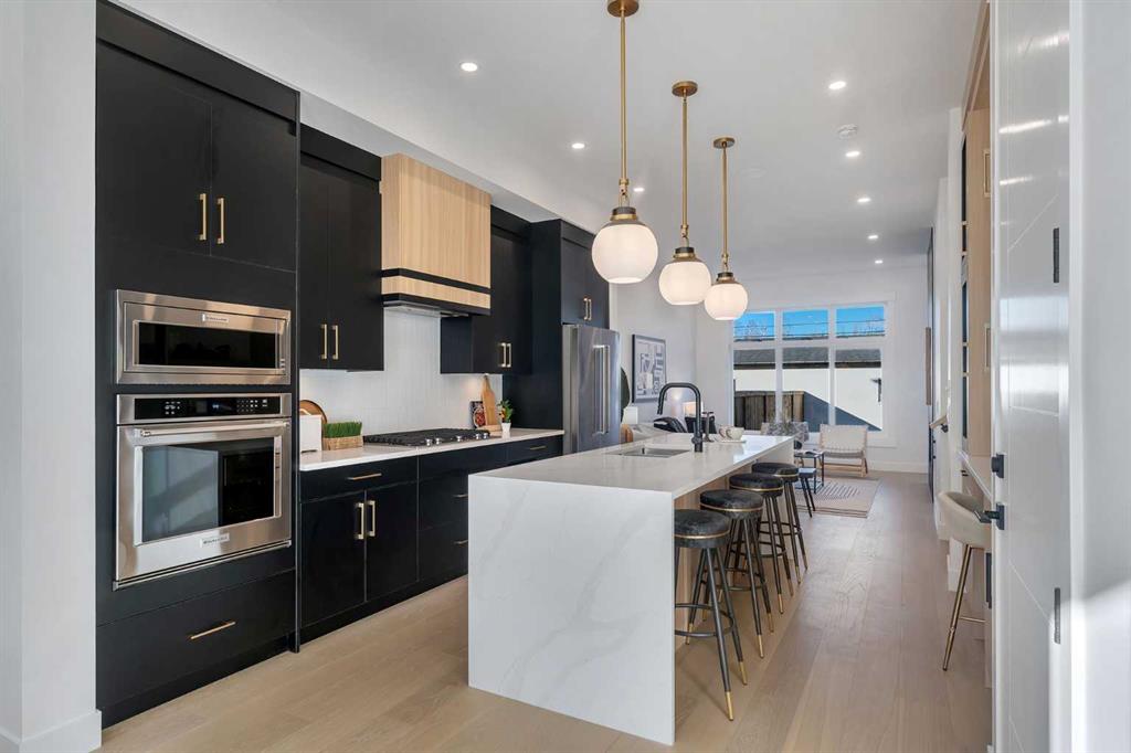 Picture of 454 22 Avenue NE, Calgary Real Estate Listing
