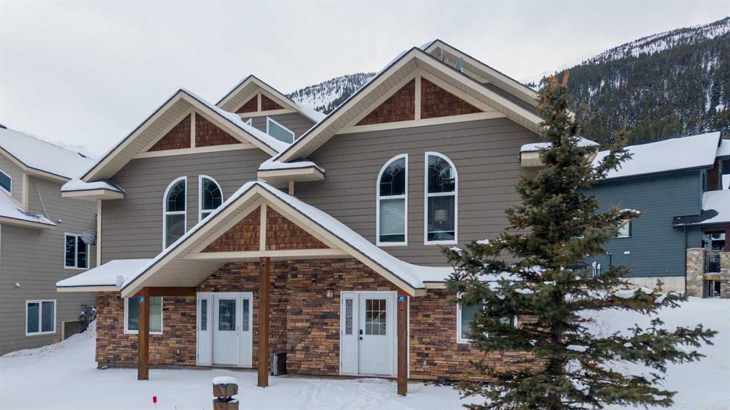 Picture of 421 Castle Mountain Way  , Rural Pincher Creek No. 9, M.D. of Real Estate Listing