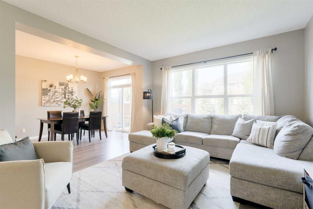 Picture of 271 River Heights Crescent , Cochrane Real Estate Listing