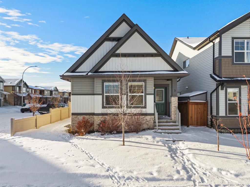Picture of 3 Hillcrest Close E, Airdrie Real Estate Listing
