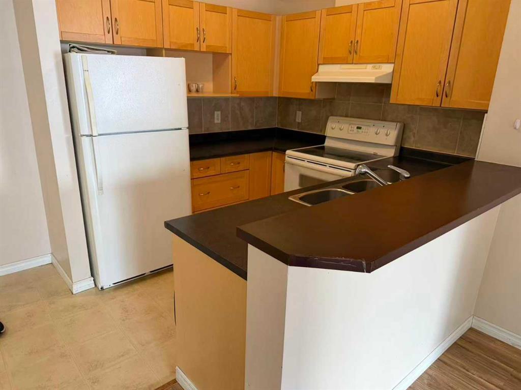 Picture of 3315, 70 Panamount Drive NW, Calgary Real Estate Listing