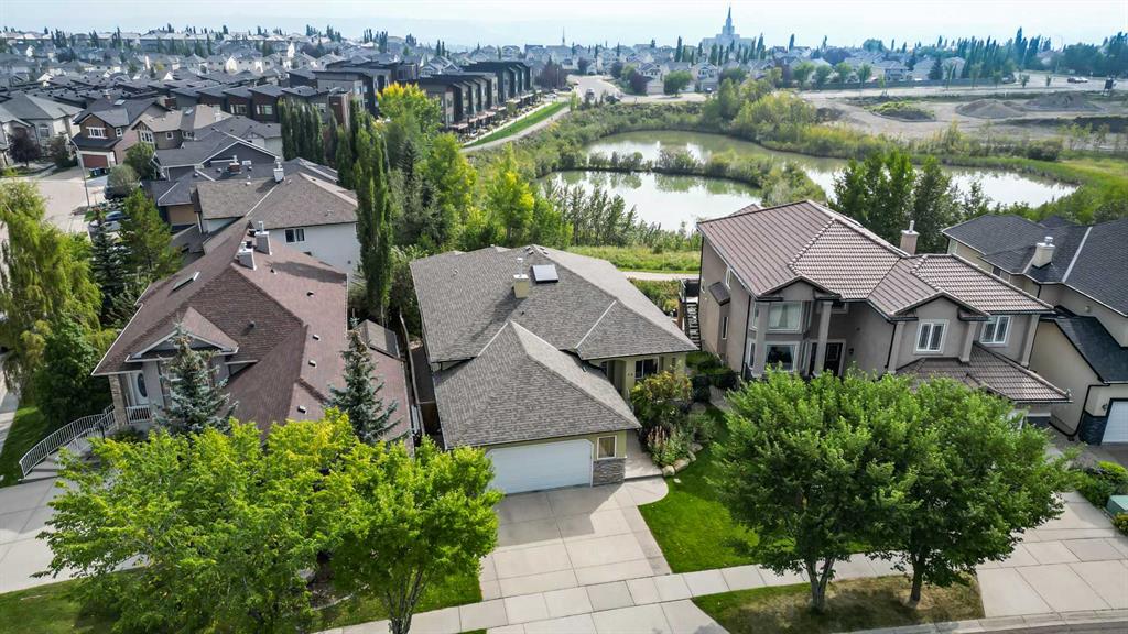 Picture of 49 Royal Highland Road NW, Calgary Real Estate Listing