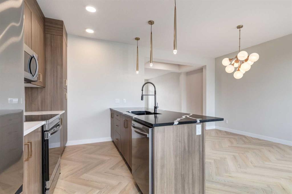 Picture of 136 Heartwood Lane SE, Calgary Real Estate Listing