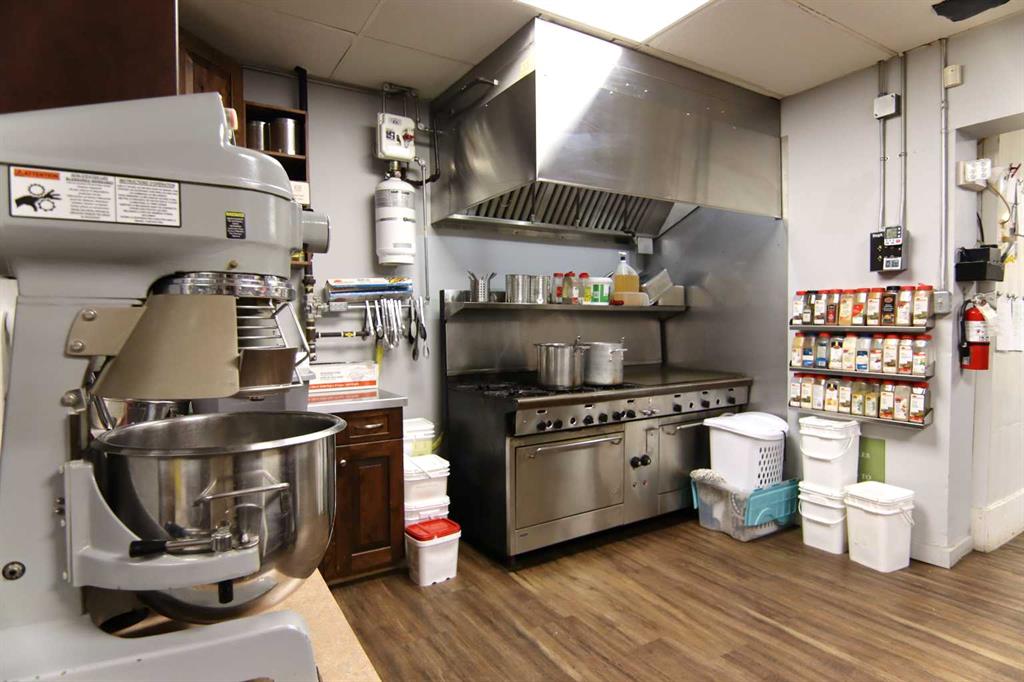 Picture of 5026 51 Avenue , Ponoka Real Estate Listing