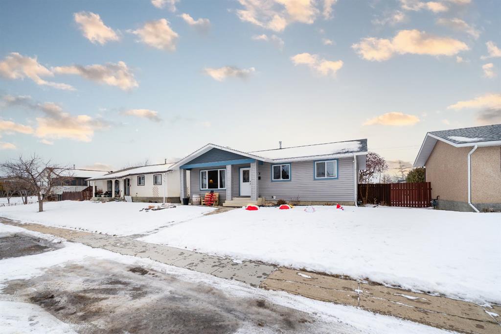 Picture of 711 Main Street S, Redcliff Real Estate Listing