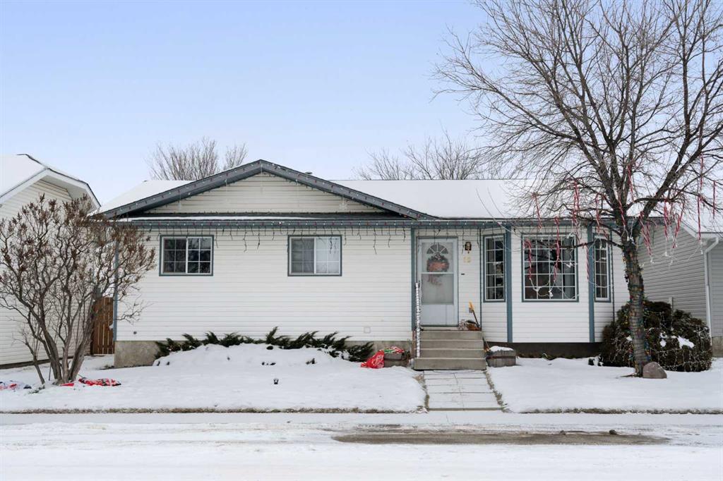 Picture of 18 Greenview Crescent , Strathmore Real Estate Listing
