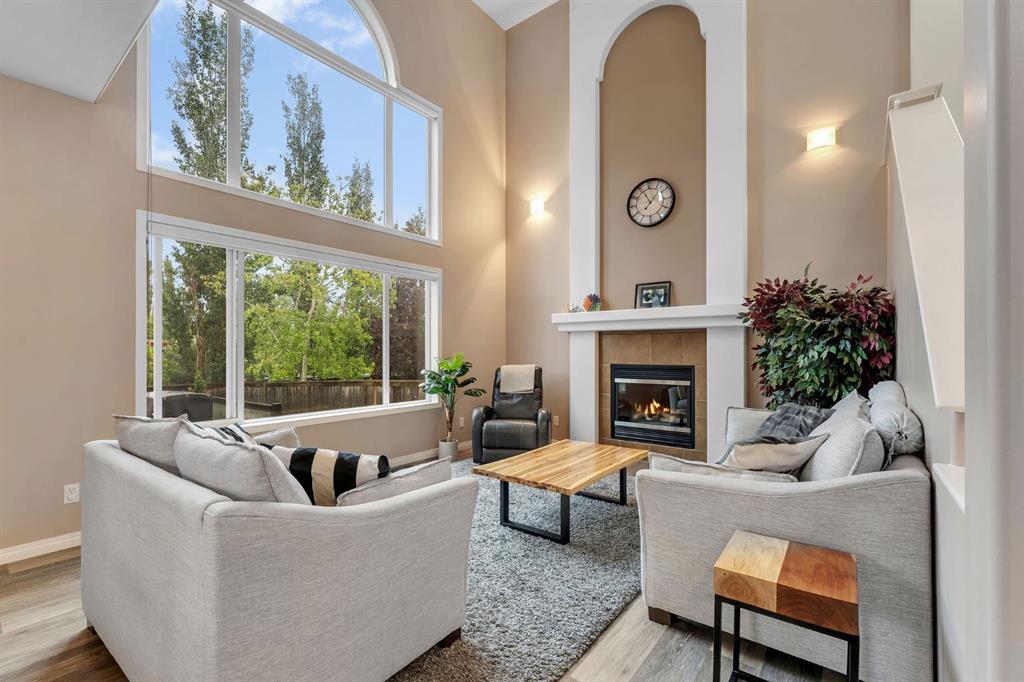Picture of 405 Kincora Drive NW, Calgary Real Estate Listing