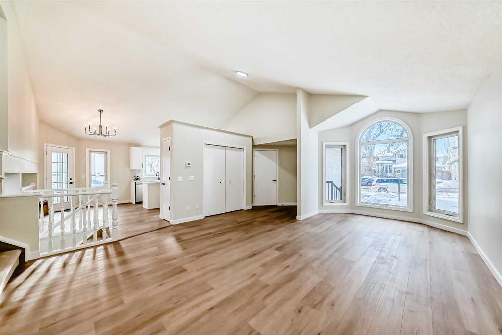 Picture of 624 Shawinigan Drive SW, Calgary Real Estate Listing