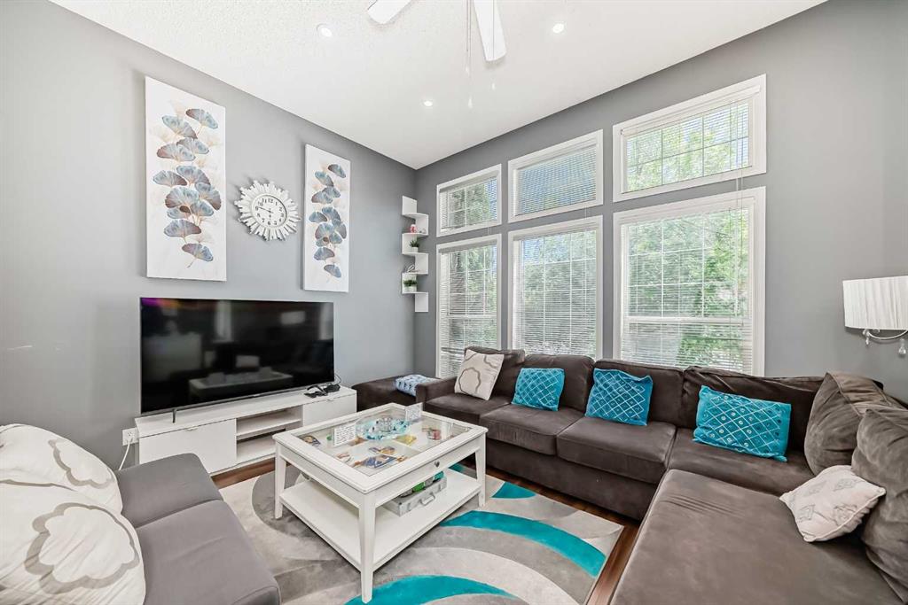 Picture of 12 Taravista Crescent NE, Calgary Real Estate Listing