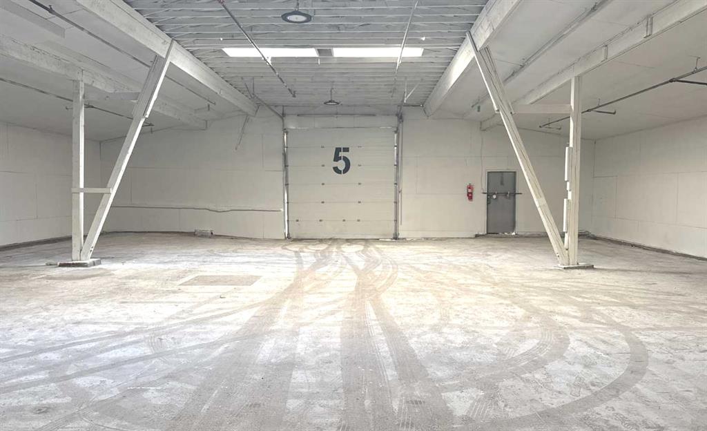 Picture of 105, 2008 48 Street SE, Calgary Real Estate Listing