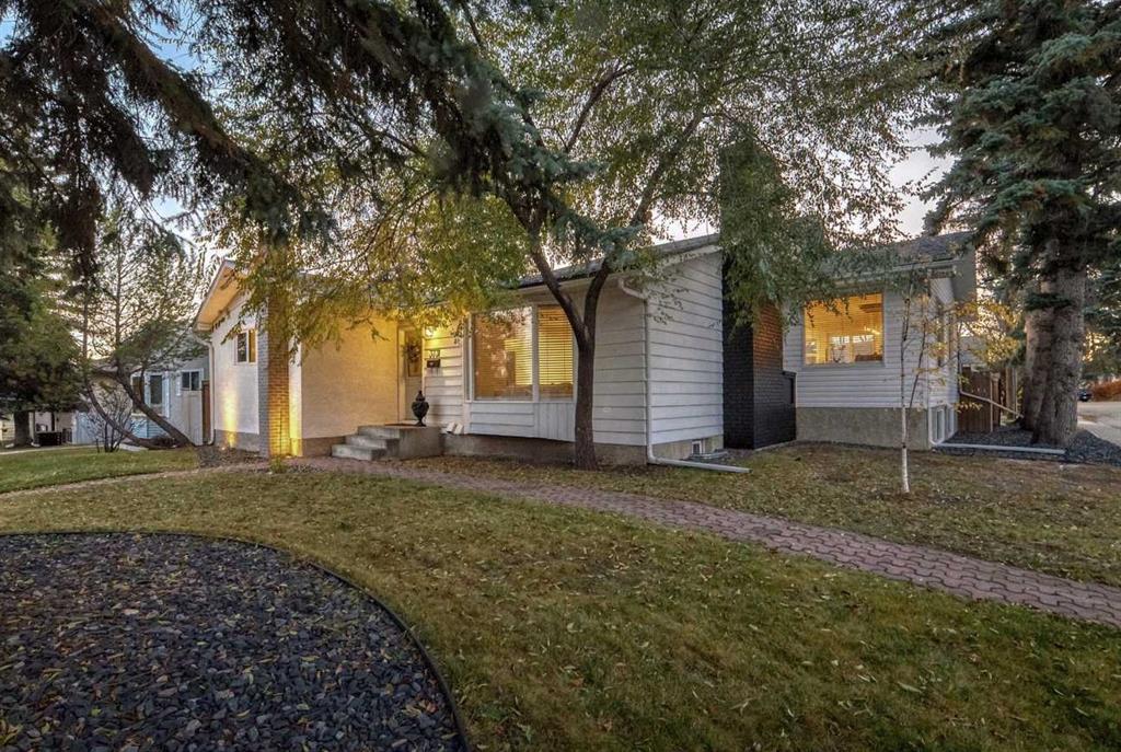 Picture of 3731 45 Street SW, Calgary Real Estate Listing