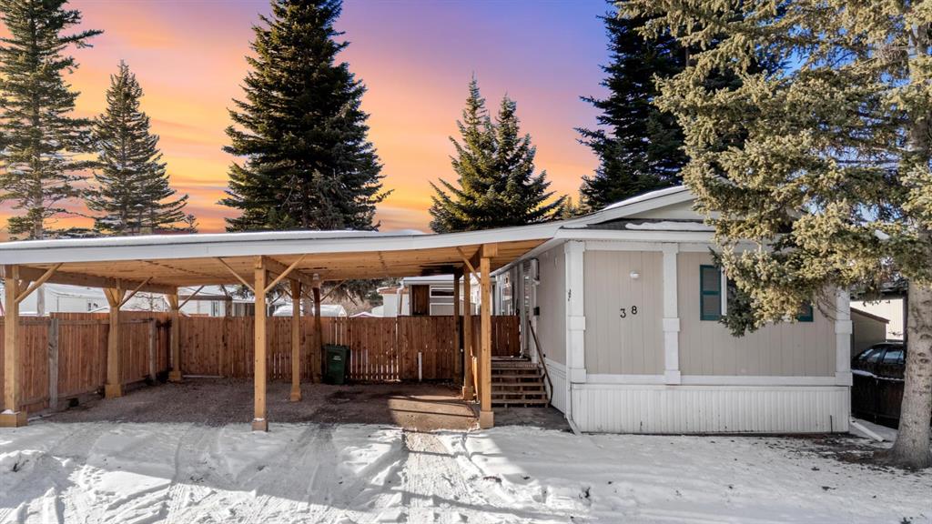 Picture of 38, 3223 83 Street NW, Calgary Real Estate Listing