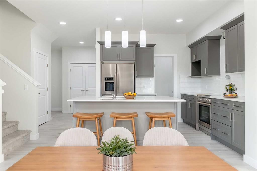 Picture of 129 Sora Gardens SE, Calgary Real Estate Listing